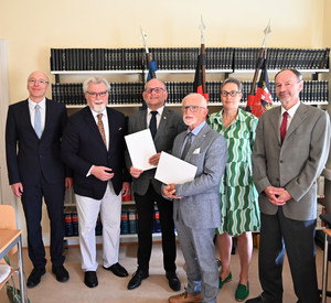 Das Bild zeigt:  Stephan Rüll, Herbert Mertin, Jürgen Endres, Alfred Pohl, Dr. Susanne Dreyer-Mälzer und Joachim Anheier