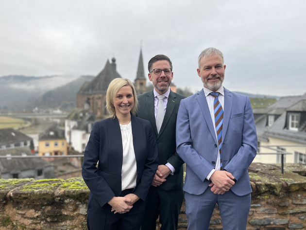 Neue Direktorin des Amtsgerichts Saarburg – Justizminister Philipp Fernis führt Stefanie Georgi in neues Amt ein Neue Direktorin des Amtsgerichts Saarburg – Justizminister Philipp Fernis führt Stefanie Georgi in neues Amt ein