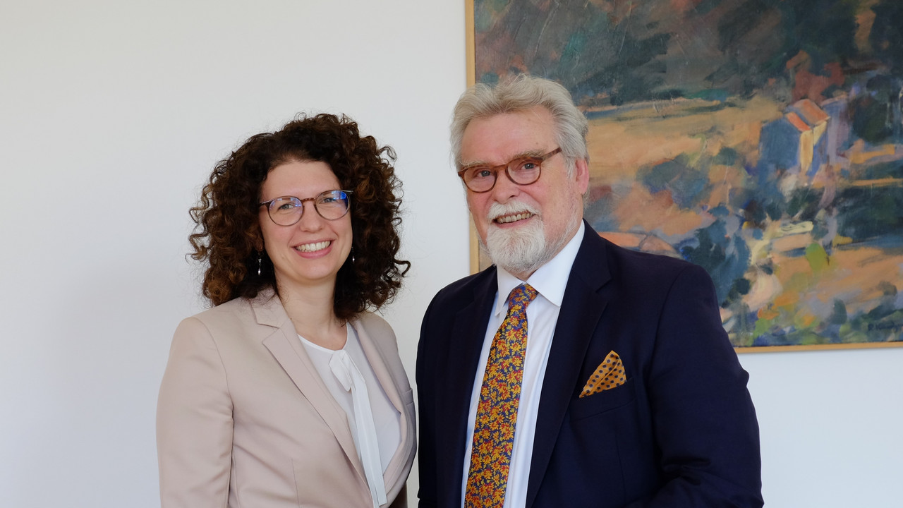 Porträt von Justizminister Herbert Mertin und Dr. Corinna Zellmann