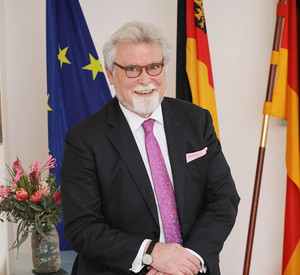 Das Bild zeigt: Justizminister Herbert Mertin