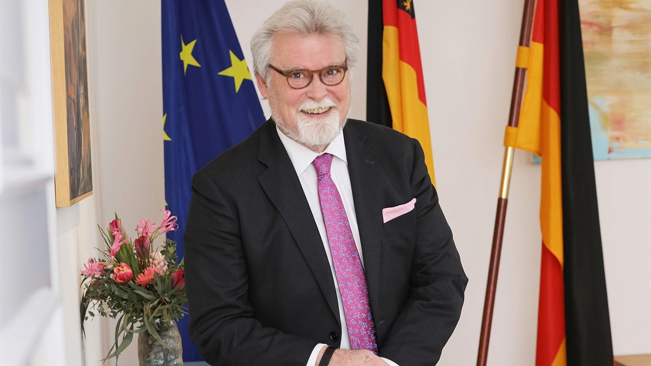 Das Bild zeigt: Justizminister Herbert Mertin