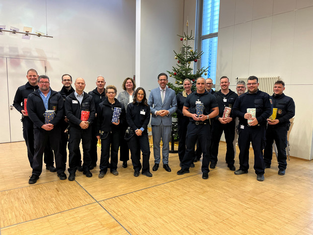 Besuch an Heiligabend: Justizminister Philipp Fernis dankt Bediensteten der JVA Rohrbach Besuch an Heiligabend: Justizminister Philipp Fernis dankt Bediensteten der JVA Rohrbach