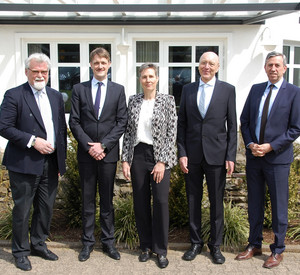 Gruppenfoto von Herbert Mertin, Dr. Dennis Graf, Dr. Susanne Dreyer-Mälzer, Stephan Rüll und Thomas Henrichs