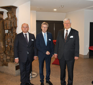 Gruppenfoto von Herr RA Spiekermann, Staatssekretär Dr. Frey und Prof. Dr. Eckardt