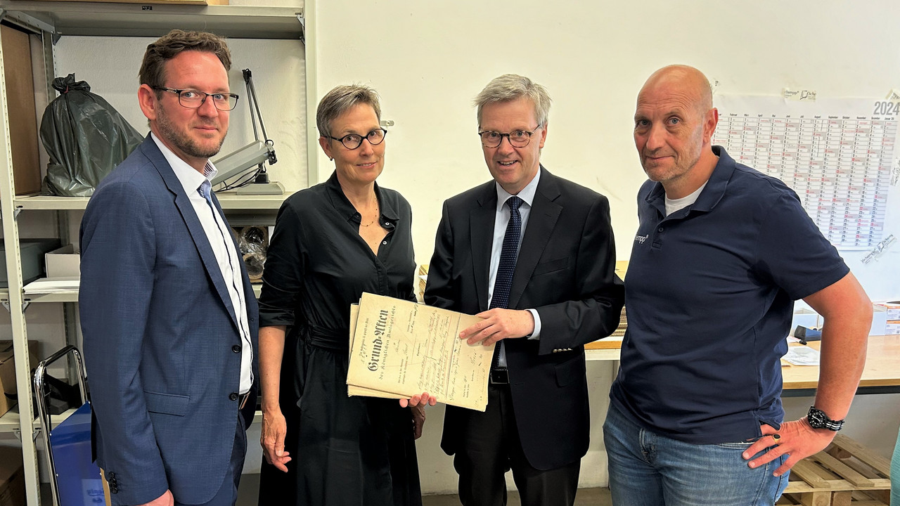 Das Bild zeigt: Dr. Dirk Wünschig, Dr. Susanne Dreyer-Mälzer, Dr. Matthias Frey und Norbert Schempp