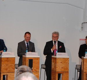 Islamwissenschaftler Dr. Guido Steinberg, Generalbundesanwalt Dr. Peter Frank, Justizminister Herbert Mertin und Rechtsanwältin Natalie von Wistinghausen bei der Podiumsdiskussion