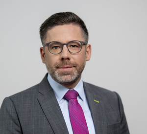 das Bild zeigt: Justizminister Philipp Fernis 