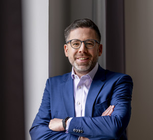 das Bild zeigt: Justizminister Philipp Fernis 