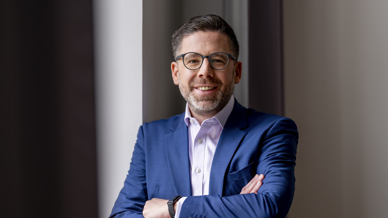 das Bild zeigt: Justizminister Philipp Fernis 