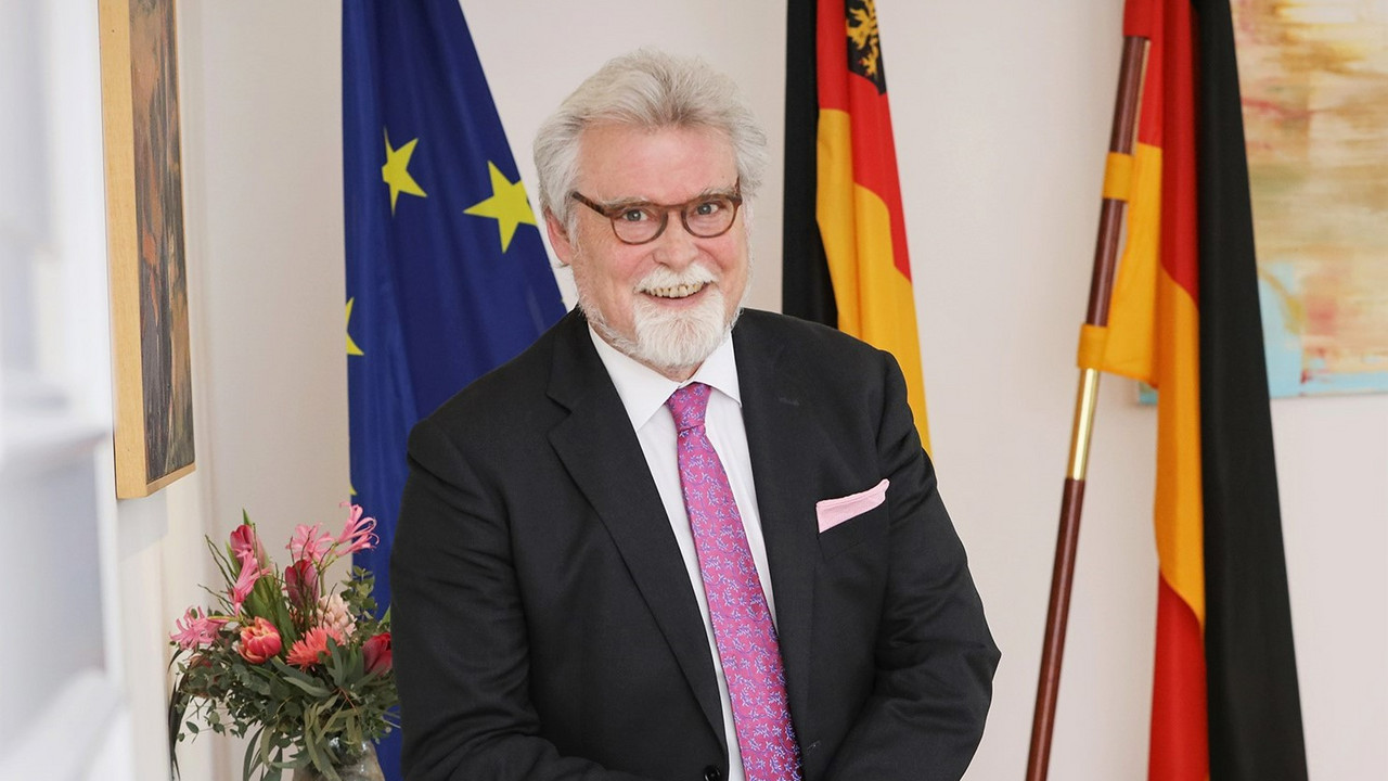 Das Bild zeigt: Justizminister Herbert Mertin