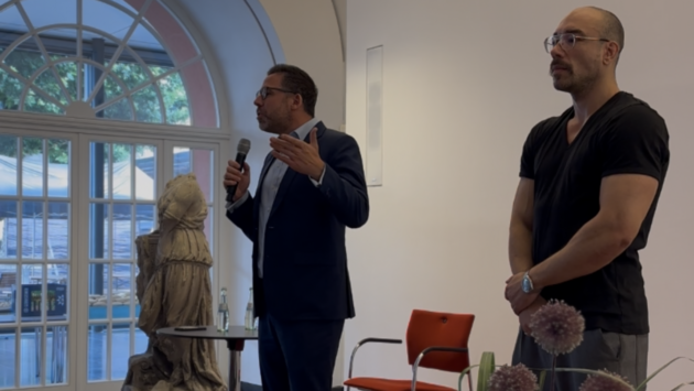 „Vom Gangster zum Schriftsteller“ – Woche der Justiz schließt mit Vortrag von Maximilian Pollux über seinen Weg aus der Kriminalität