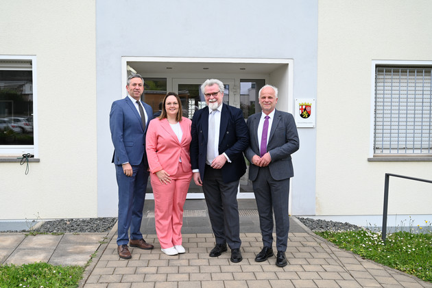 Justizminister Herbert Mertin besucht Justizausbildungszentrum in Saarburg 